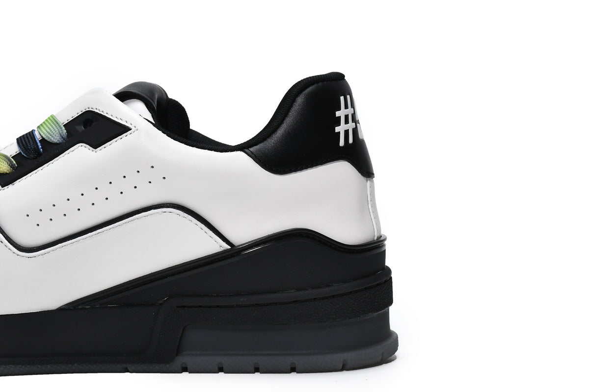 Louis Vuitton Trainer ‘Black and White'