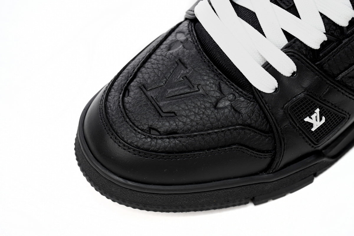 Louis Vuitton Trainer ‘All Black Embossing'