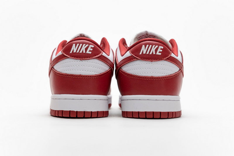 Nike SB Dunk 'University Red'