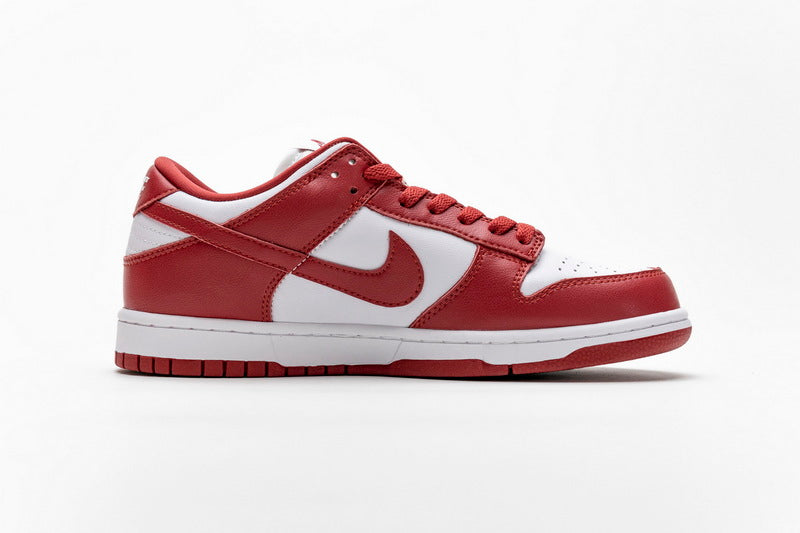 Nike SB Dunk 'University Red'