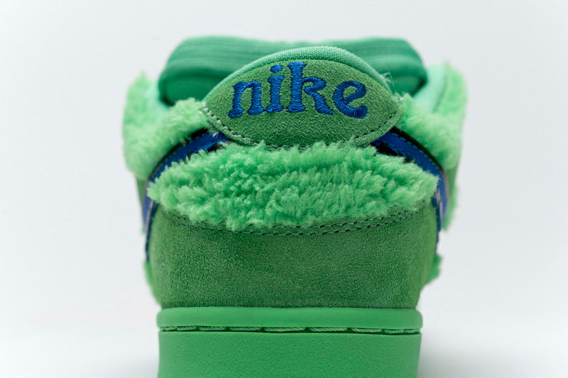 Nike SB Dunk x Grateful Dead 'Green Bear'